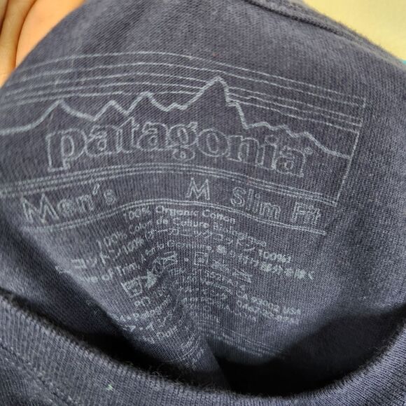 Patagonia Mens Slim Fit Organic Cotton Camo Print Letters Short Sleeve Tee M - Picture 4 of 4
